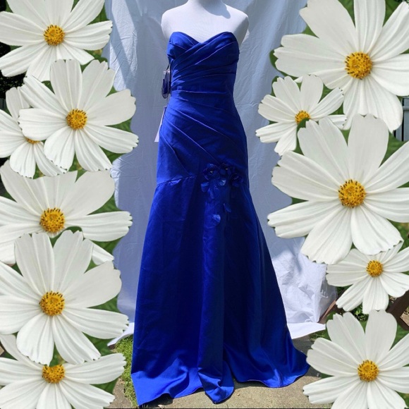 Alfred Angelo Disney Collection Dress🌸 - Picture 1 of 8